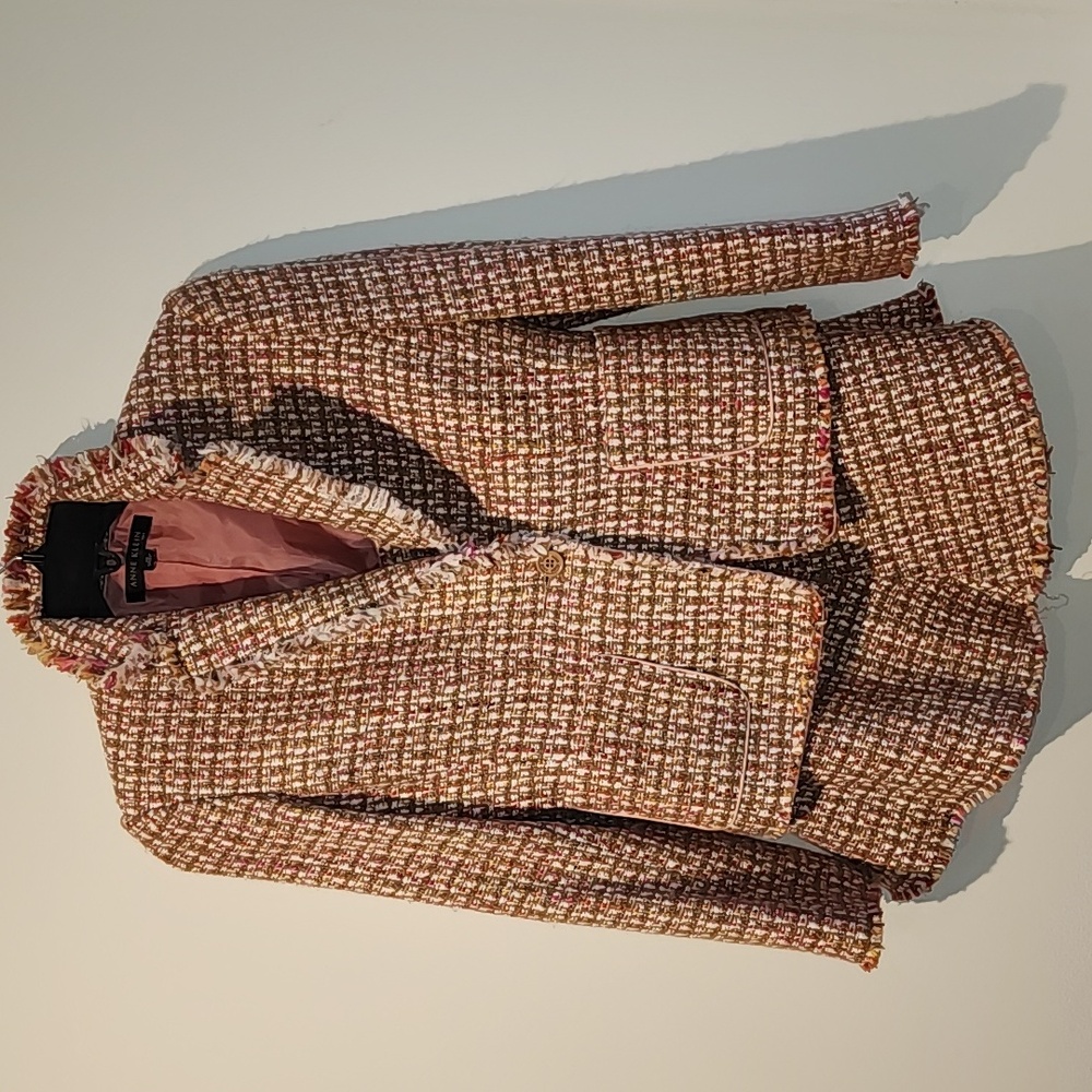 ANNE KLEIN Pink, Cream, Beige Tweed Skirt Suit. Size 10.  Excellent Condition.
